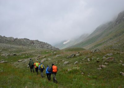 Escursionismo di gruppo in montagna