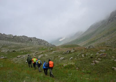 Escursionismo di gruppo in montagna